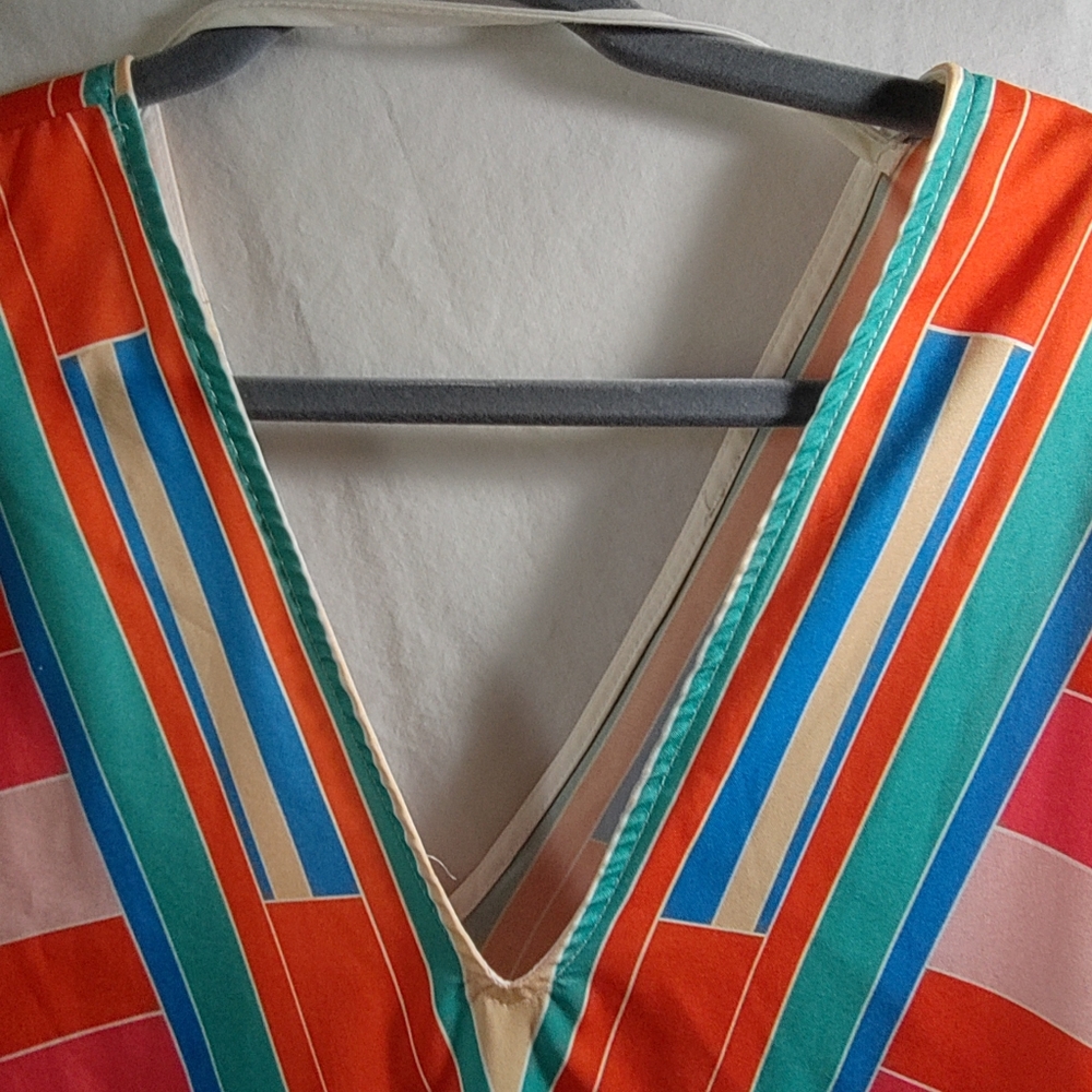Caftans Colorful Red and Blue Graphic Print OS Pre-owned EUC - Picture 3 of 9
